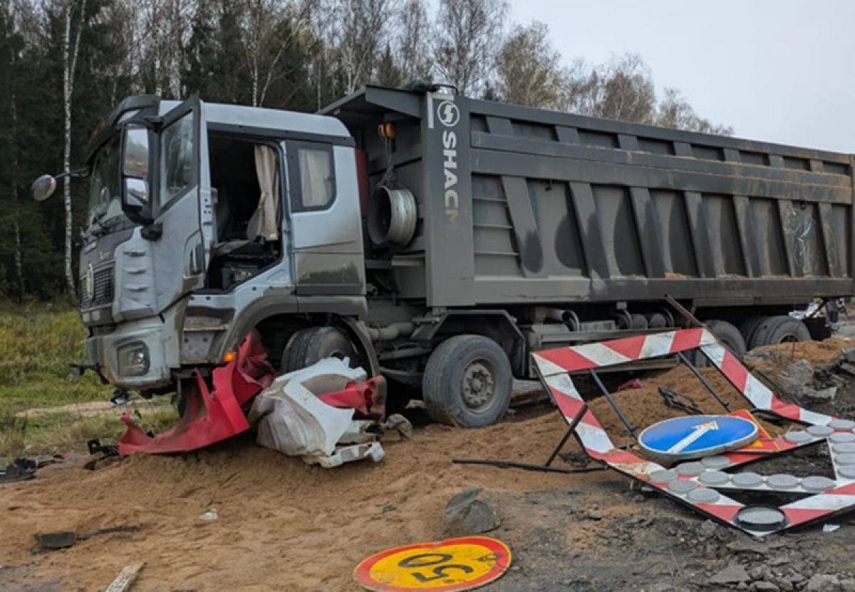 Самосвал сбил пешехода в Боровском районе.