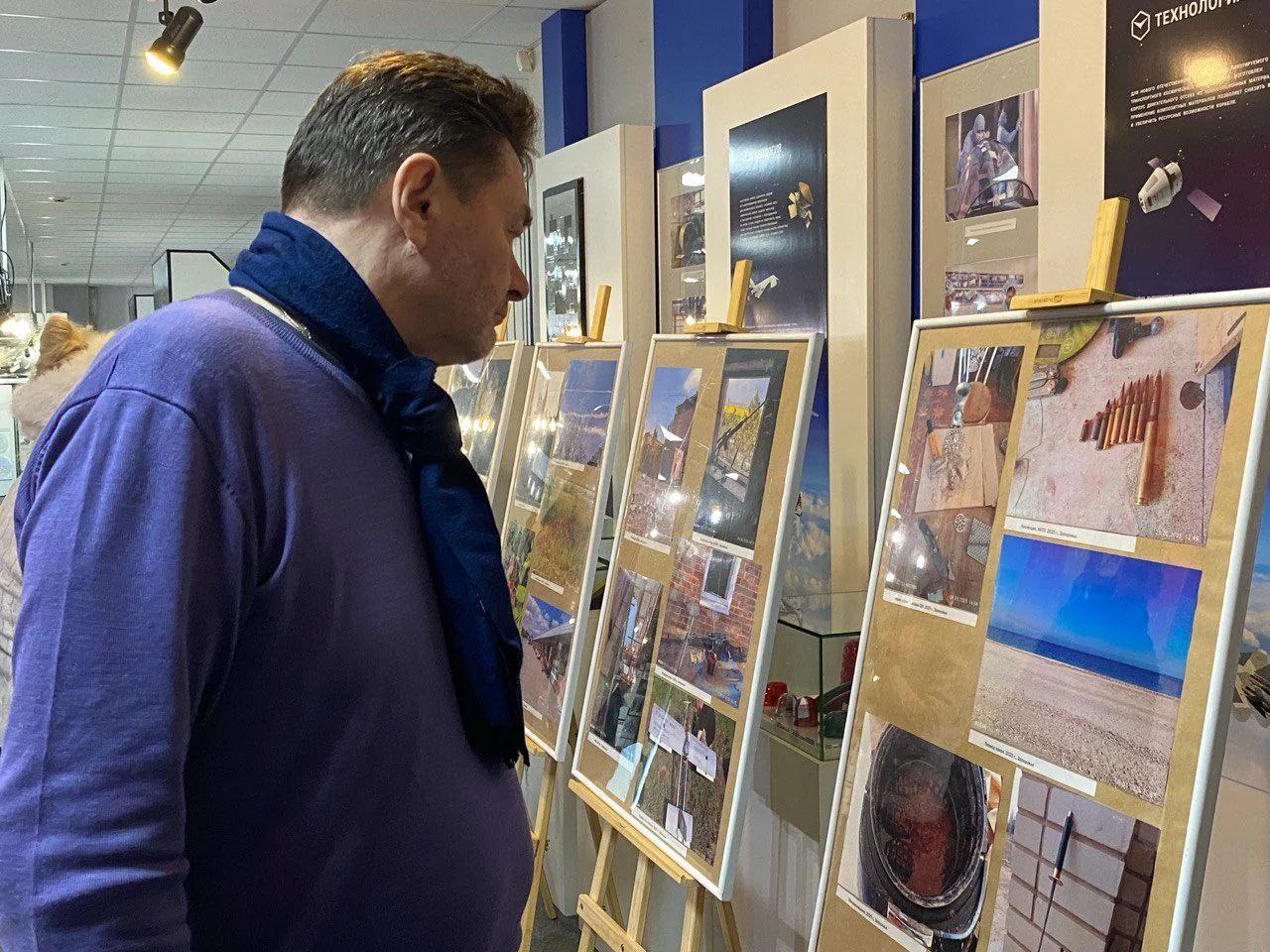 В городском музее представлена экспозиция фотографий, посвященная участнику специальной военной о...