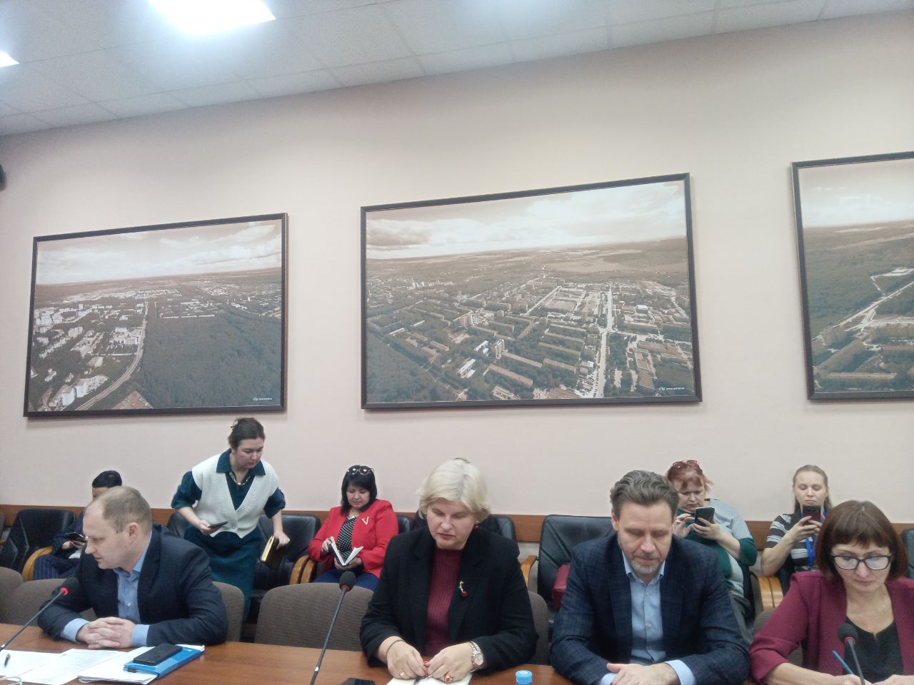 Елену Поплавскую теперь официально можно звать вице-мэром по соцвопросам. Ранее она командовала А...