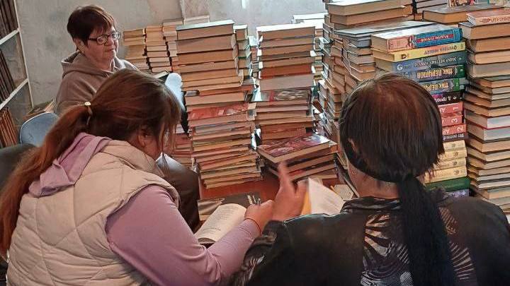 Калужская область снова отправляет книги ребятам из ЛНР!

В Обнинске уже привыкли помогать библио...